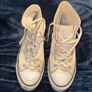 Converse all star high top shoes sz 9, slight platform - white
